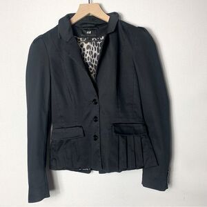 H&M Women’s Black Pleated Blazer Size 6